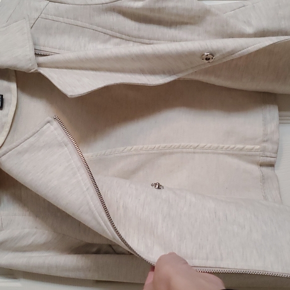 Jacket - Picture 7 of 7